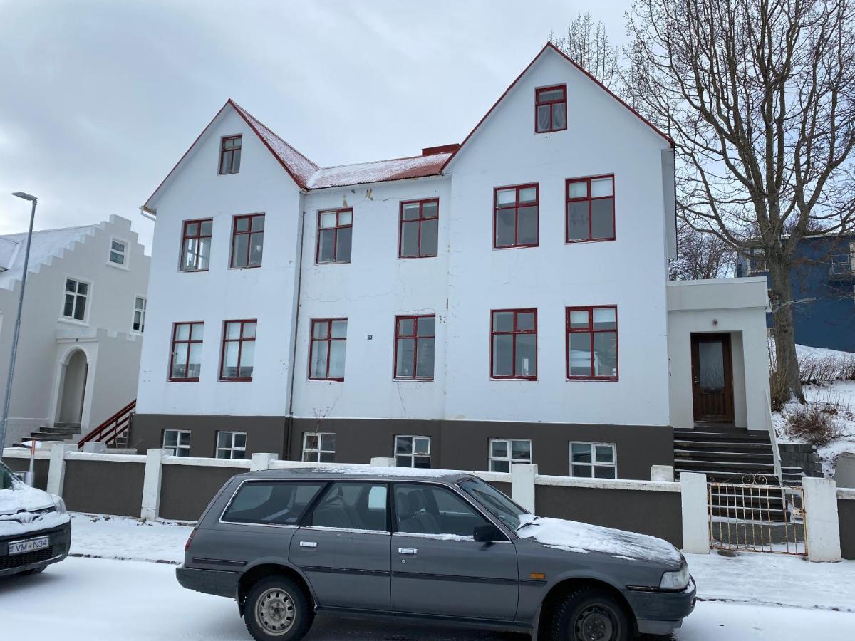 Day Dream Central Akureyri Two Bedroom Apartment Buitenkant foto